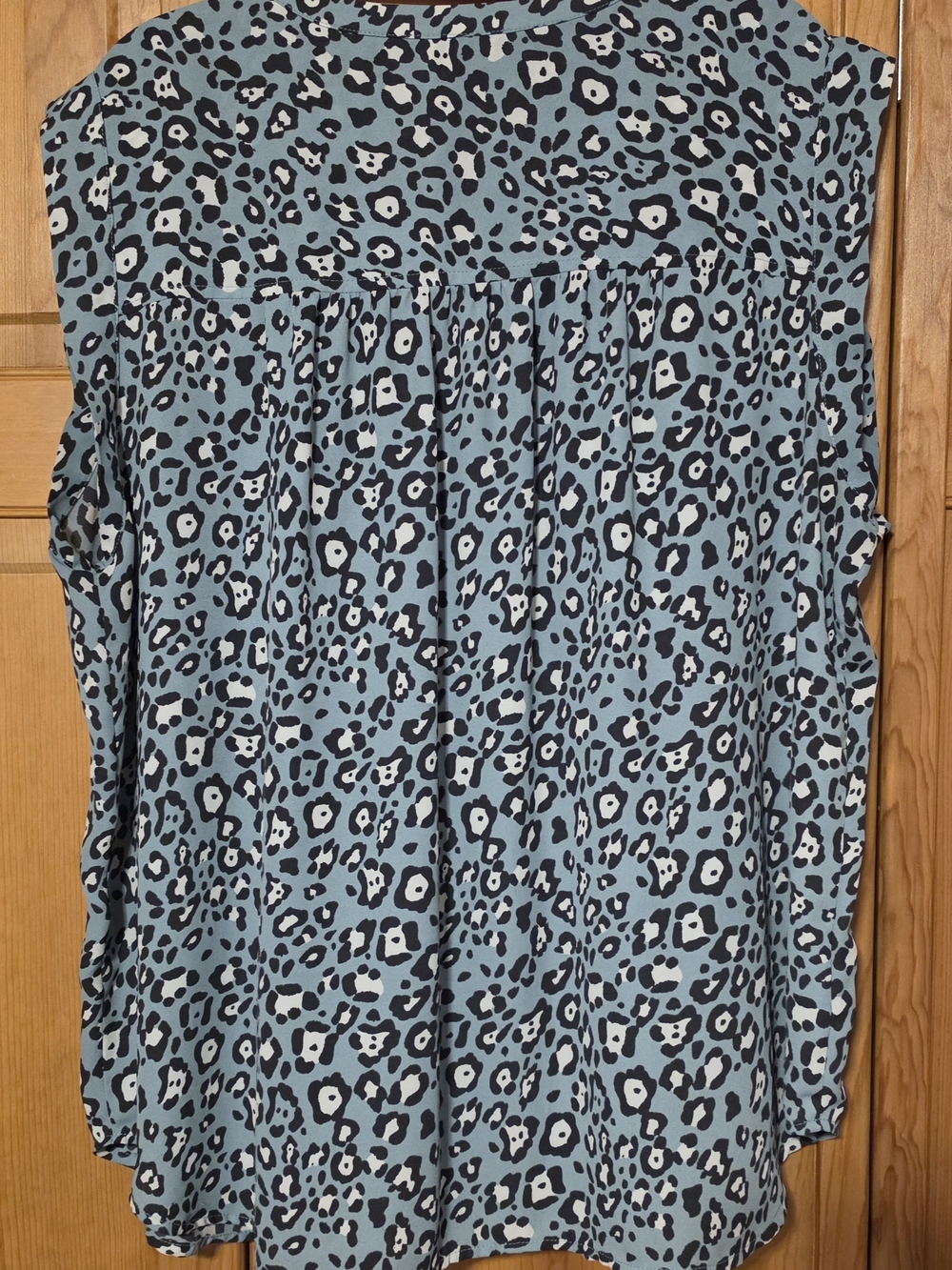 LOFT Teal Blue Leopard Print Cap Sleeve Blouse - Picture 4 of 4